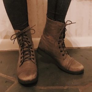 Tan Steve Madden Boots // Size 7